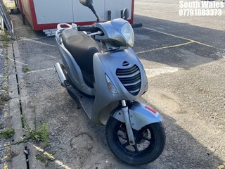 Location: South Wales - 2010 HONDA PES 125 A Motorcycle REG: WM10XSN, Keys: No, MOT Expiry date: 29/09/2024, 125 Petrol, AUTOMATIC, Former Keepers: 5