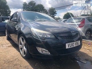 Location: Mitcham - 2010 VAUXHALL ASTRA SRI TURBO 5 Door Hatchback REG: VU10VBG, Keys: No, MOT Expiry date: 20/10/2025, 1598 Petrol, 6 Speed Manual Petrol, Former Keepers: 6