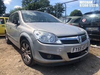 Location: Mitcham - 2009 VAUXHALL ASTRA ELITE 5 Door Hatchback REG: FY59APZ, Keys: No, MOT Expiry date: 07/01/2026, 1598 Petrol, 5 Speed Manual Petrol, Former Keepers: 11