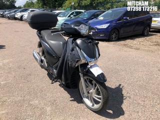 Location: Mitcham - 2014 HONDA SH 125 AD-E Motorcycle REG: LB63EZN, Keys: No, MOT Expiry date: 25/10/2023, 125 Petrol, Automatic, Former Keepers: 7