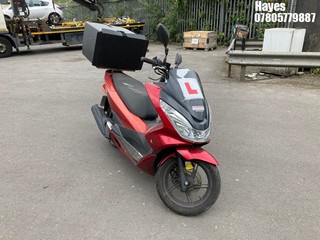 Location:  Hayes - 2016 HONDA WW 125 EX2-H Motorcycle REG: LB66KGN, Keys: No, MOT Expiry date: 11/01/2025, 125 Petrol, AUTOMATIC, Former Keepers: 8