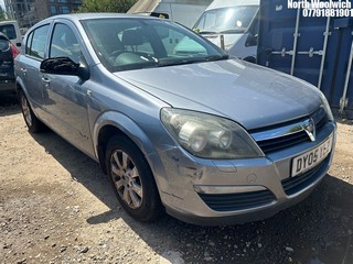 Location: North Woolwich - 2005 VAUXHALL ASTRA CLUB AUTO 5 Door Hatchback REG: DY05YLZ, Keys: No, MOT Expiry date: 25/04/2026, 1796 Petrol, 4 Speed Auto Petrol, Former Keepers: 5