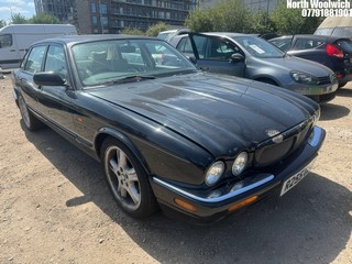 Location: North Woolwich - 1998 JAGUAR XJR V8 AUTO 4 Door Saloon REG: R255GLG, Keys: No, MOT Expiry date: 30/06/2025, 3996 Petrol, 5 Speed Auto Petrol, Former Keepers: 5