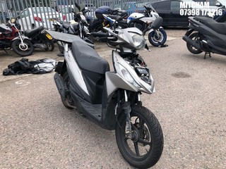 Location: Mitcham - 2015 SUZUKI UK 110 NE Scooter REG: ND15TKV, Keys: No, MOT Expiry date: 19/12/2025, 113 Petrol, Automatic, Former Keepers: 5