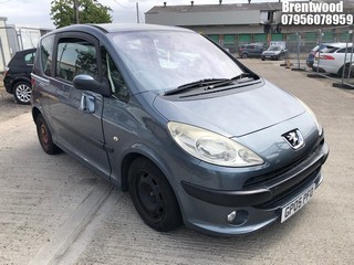 Location: Brentwood - 2005 PEUGEOT 1007 DOLCE 3 Door Hatchback REG: GP05PFO, Keys: No, MOT Expiry date: 30/07/2025, 1360 Petrol, 5 Speed Manual Petrol, Former Keepers: 9