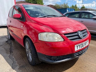 Location: Hull - 2006 VOLKSWAGEN FOX 75 3 Door Hatchback REG: YY06NYT, Keys: No, MOT Expiry date: 01/12/2022, 1390 Petrol, 5 Speed Manual Petrol, Former Keepers: 4
