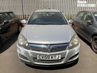 Location: Hayes - 2009 VAUXHALL ASTRA LIFE 5 Door Hatchback REG: CV59KTJ, Keys: No, MOT Expiry date: 01/03/2025, 1364 Petrol, 5 Speed Manual Petrol, Former Keepers: 2