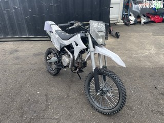 Location: Stapleford - 2022 THUMPSTAR ROAD RIPPER 125 Motorcycle REG: MX72RYD, Keys: No, MOT Expiry date: , 125 Petrol, , Former Keepers: 3