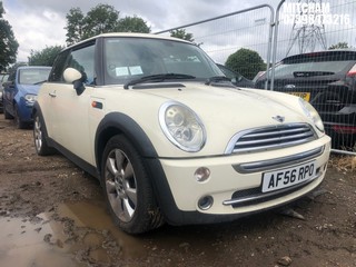 Location: Mitcham - 2006 MINI MINI COOPER CVT 3 Door Hatchback REG: AF56RPO, Keys: No, MOT Expiry date: 04/03/2026, 1598 Petrol, Variable Speed Auto Petrol, Former Keepers: 6