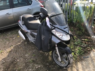 Location: Mitcham - 2006 PIAGGIO X8 Scooter REG: KE06MWG, Keys: No, MOT Expiry date: 25/02/2023, 124 Petrol, Automatic, Former Keepers: 6