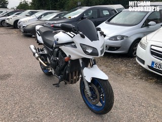 Location: Mitcham - 2005 YAMAHA FZS 1000 Motorcycle REG: DX05UOL, Keys: No, MOT Expiry date: 10/06/2021, 998 Petrol, Manual, Former Keepers: 4
