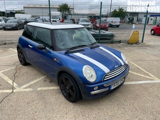 Location: Brentwood - 2006 MINI MINI COOPER CVT 3 Door Hatchback REG: YK56GHO, Keys: No, MOT Expiry date: 22/04/2025, 1598 Petrol, Variable Speed Auto Petrol, Former Keepers: 6