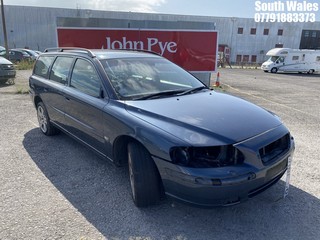 Location: South Wales - 2005 VOLVO V70 D5 SE Estate REG: WD05JNU, Keys: No, MOT Expiry date: 04/07/2025, 2401 Diesel, 5 Speed Manual Diesel, Former Keepers: 3