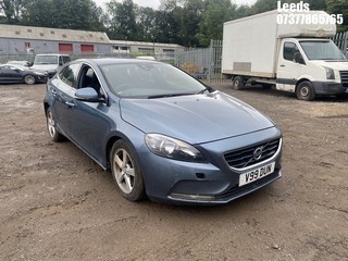 Location: Leeds - 2013  VOLVO  V40 SE D2 	 5 Door Hatchback 	 REG: V99DUN, 1560cc Diesel 	, 6 Speed Manual Diesel 	, Former Keepers: 4, Keys: Yes, MOT Expiry date: 11-03-2022