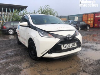 Location: Edinburgh - 2014 TOYOTA AYGO X-PLAY VVT-I 5 Door Hatchback REG: SB64DMZ, Keys: No, MOT Expiry date: 26/04/2025, 998 Petrol, 5 Speed Manual Petrol, Former Keepers: 3