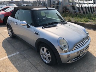 Location: Brentwood - 2007 MINI ONE Convertible REG: EO57XMR, Keys: No, MOT Expiry date: 18.01.2025, 1598 Petrol, 5 Speed Manual Petrol, Former Keepers: 5
