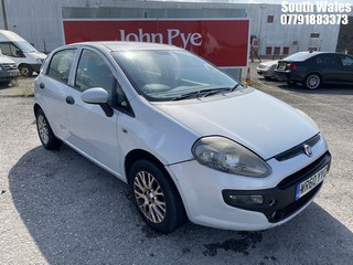 Location: South Wales - 2010 FIAT PUNTO EVO ACTIVE 5 Door Hatchback REG: WR60YYG, Keys: No, MOT Expiry date: 01/11/2025, 1368 Petrol, 5 Speed Manual Petrol, Former Keepers: 7