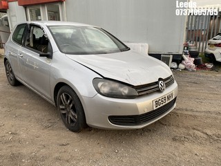 Location: Leeds - 2009 VOLKSWAGEN GOLF SE BLUEMOTION TDI 3 Door Hatchback REG: BG59NHV, Keys: No, MOT Expiry date: 30-11-2024, 1598 Diesel, 5 Speed Manual Diesel, Former Keepers: 4