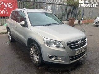Location: Hayes - 2008 VOLKSWAGEN TIGUAN SE TSI Estate REG: LA08OXH, Keys: No, MOT Expiry date: 17/01/2026, 1968 Petrol, 6 Speed Manual Petrol, Former Keepers: 4