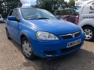 Location: Mitcham - 2004 VAUXHALL CORSA DESIGN 16V 5 Door Hatchback REG: KM04UHU, Keys: No, MOT Expiry date: 08/03/2025, 1199 Petrol, 5 Speed Manual Petrol, Former Keepers: 6