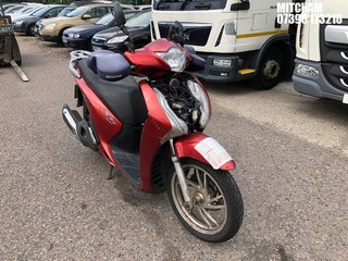 Location: Mitcham - 2015 HONDA SH 125 AD-E Motorcycle REG: KD15AYH, Keys: No, MOT Expiry date: 19/02/2026, 125 Petrol, Automatic, Former Keepers: 8