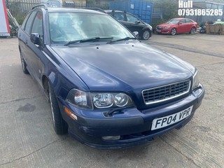 Location: Hull - 2004 VOLVO V40 SPORT Estate REG: FP04VPR, Keys: No, MOT Expiry date: 22/07/2025, 1948 Petrol, 5 Speed Manual Petrol, Former Keepers: 6