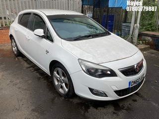 Location: Hayes - 2010 VAUXHALL ASTRA SRI TURBO 5 Door Hatchback REG: DN60AYZ, Keys: No, MOT Expiry date: 06/01/2024, 1598 Petrol, 6 Speed Manual Petrol, Former Keepers: 6