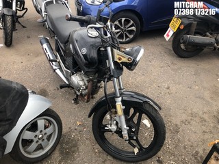 Location: Mitcham - 2008 YAMAHA YBR 125 Motorcycle REG: FX57KKF, Keys: No, MOT Expiry date: 21/06/2016, 124 Petrol, Manual, Former Keepers: 8