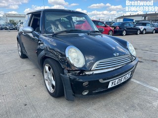 Location: Brentwood - 2005 MINI MINI COOPER 3 Door Hatchback REG: YL05YLZ, Keys: No, MOT Expiry date: 25/04/2025, 1598 Petrol, 5 Speed Manual Petrol, Former Keepers: 11