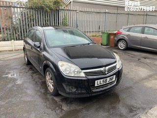 Location: Hayes - 2009 VAUXHALL ASTRA DESIGN A 5 Door Hatchback REG: LL58JNF, Keys: No, MOT Expiry date: 28/10/2024, 1796 Petrol, 4 Speed Auto Petrol, Former Keepers: 4