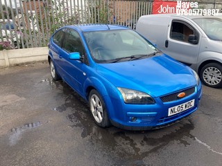 Location: Hayes - 2005 FORD FOCUS ZETEC CLIMATE 3 Door Hatchback REG: NL05WDC, Keys: No, MOT Expiry date: 23/10/2024, 1596 Petrol, 5 Speed Manual Petrol, Former Keepers: 7