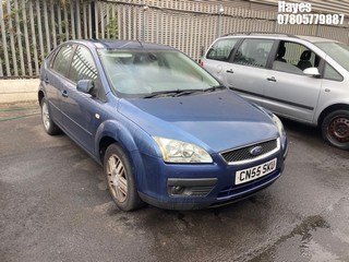 Location: Hayes - 2005 FORD FOCUS GHIA 115 5 Door Hatchback REG: CN55SKU, Keys: No, MOT Expiry date: 19/03/2025, 1596 Petrol, 5 Speed Manual Petrol, Former Keepers: 7