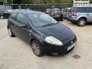 Location: Brentwood - 2006 FIAT GRANDE PUNTO DYNAMIC M-J 3 Door Hatchback REG: BF06EFP, Keys: No, MOT Expiry date: 24/05/2026, 1242 Petrol, 5 Speed Manual Petrol, Former Keepers: 12