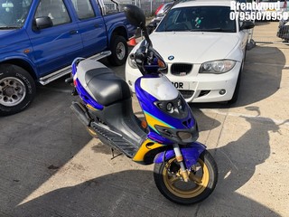 Location: Brentwood - 2000 SUZUKI AY50WRY Scooter REG: X673UTU, Keys: No, MOT Expiry date: 03/06/2025, 49 Petrol, Auto Petrol, Former Keepers: 2