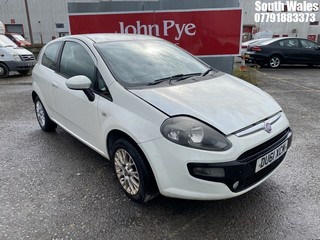 Location: South Wales - 2011 FIAT PUNTO EVO MYLIFE 3 Door Hatchback REG: DU61XCM, Keys: No, MOT Expiry date: 17/01/2025, 1242 Petrol, 5 Speed Manual Petrol, Former Keepers: 4