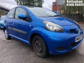 Location: Nottingham - 2010 TOYOTA AYGO BLUE VVT-I 5 Door Hatchback REG: MK60PXG, Keys: No, MOT Expiry date: 09/01/2025, 998 Petrol, 5 Speed Manual Petrol, Former Keepers: 5