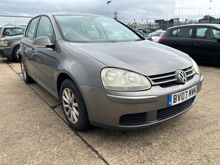 Location: Brentwood - 2007 VOLKSWAGEN GOLF MATCH FSI 115 5 Door Hatchback REG: BV07MWK, Keys: No, MOT Expiry date: 29/11/2025, 1598 Petrol, 6 Speed Manual Petrol, Former Keepers: 5