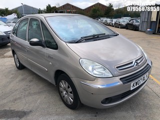 Location: Brentwood - 2007 CITROEN XSARA PICASSO VTX HDI Estate REG: KW07RLY, Keys: No, MOT Expiry date: 04.05.2025, 1560 Diesel, 5 Speed Manual Diesel, Former Keepers: 5