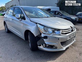 Location: Mitcham - 2013 CITROEN C4 VTR+ VTI AUTO 5 Door Hatchback REG: PN13HWV, Keys: No, MOT Expiry date: 14/06/2025, 1598 Petrol, 4 Speed Auto Petrol, Former Keepers: 6