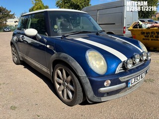 Location: Mitcham - 2003 MINI MINI COOPER 3 Door Hatchback REG: LX53WJY, Keys: No, MOT Expiry date: 20/03/2025, 1598 Petrol, 5 Speed Manual Petrol, Former Keepers: 10