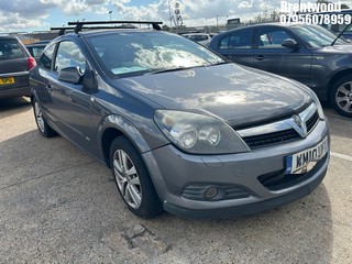 Location: Brentwood - 2010 VAUXHALL ASTRA SXI 3 Door Hatchback REG: WM10UFX, Keys: No, MOT Expiry date: 08/08/2024, 1598 Petrol, 5 Speed Manual Petrol, Former Keepers: 3