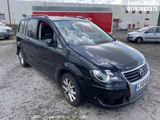 NOTE: ATF Registered Buyers ONLY - Location: South Wales - 2010 VOLKSWAGEN TOURAN MATCH TDI MPV REG: LX10WSK, Keys: No, 1896 Diesel, 6 Speed Manual Diesel, Former Keepers: 4