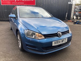 Location: Stapleford - 2014 VOLKSWAGEN GOLF SE BLUEMOTION TECH T 5 Door Hatchback REG: KR14WFZ, Keys: Yes, MOT Expiry date: 05/09/2025, 1395 Petrol, 6 Speed Manual Petrol, Former Keepers: 5