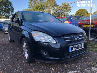 Location: Mitcham - 2008 KIA CEE'D LS 5 Door Hatchback REG: HY58OHJ, Keys: No, MOT Expiry date: 30/10/2025, 1591 Petrol, 5 Speed Manual Petrol, Former Keepers: 4