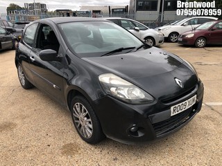 Location: Brentwood - 2009 RENAULT CLIO DYNAMIQUE 16V 3 Door Hatchback REG: RO09XUM, Keys: No, MOT Expiry date: 15/08/2025, 1149 Petrol, 5 Speed Manual Petrol, Former Keepers: 9