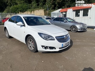Location: Leeds - 2015 VAUXHALL INSIGNIA DESIGN NAV CDTI 4 Door Saloon REG: LL64ZTG, Keys: No, MOT Expiry date: 24-04-2026, 1956 Diesel, 6 Speed Auto Diesel, Former Keepers: 4