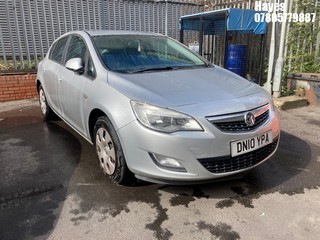Location: Hayes - 2010 VAUXHALL ASTRA EXCLUSIV 113 5 Door Hatchback REG: DN10YPA, Keys: No, MOT Expiry date: 26/07/2025, 1598 Petrol, 5 Speed Manual Petrol, Former Keepers: 7
