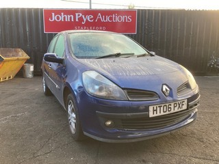 Location: Stapleford - 2006 RENAULT CLIO DYNAMIQUE DCI 86 5 Door Hatchback REG: HT06PXF, Keys: No, MOT Expiry date: 22/07/2026, 1461 Diesel, 5 Speed Manual Diesel, Former Keepers: 9