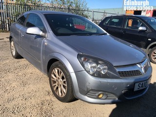Location: Edinburgh - 2010 VAUXHALL ASTRA SRI 88 3 Door Hatchback REG: SA10HXX, Keys: No, MOT Expiry date: 22/05/2025, 1364 Petrol, 5 Speed Manual Petrol, Former Keepers: 3