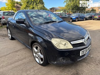 Location: Mitcham - 2008 VAUXHALL TIGRA EXCLUSIV Convertible REG: DE08WWA, Keys: No, MOT Expiry date: 16/06/2025, 1364 Petrol, 5 Speed Manual Petrol, Former Keepers: 3